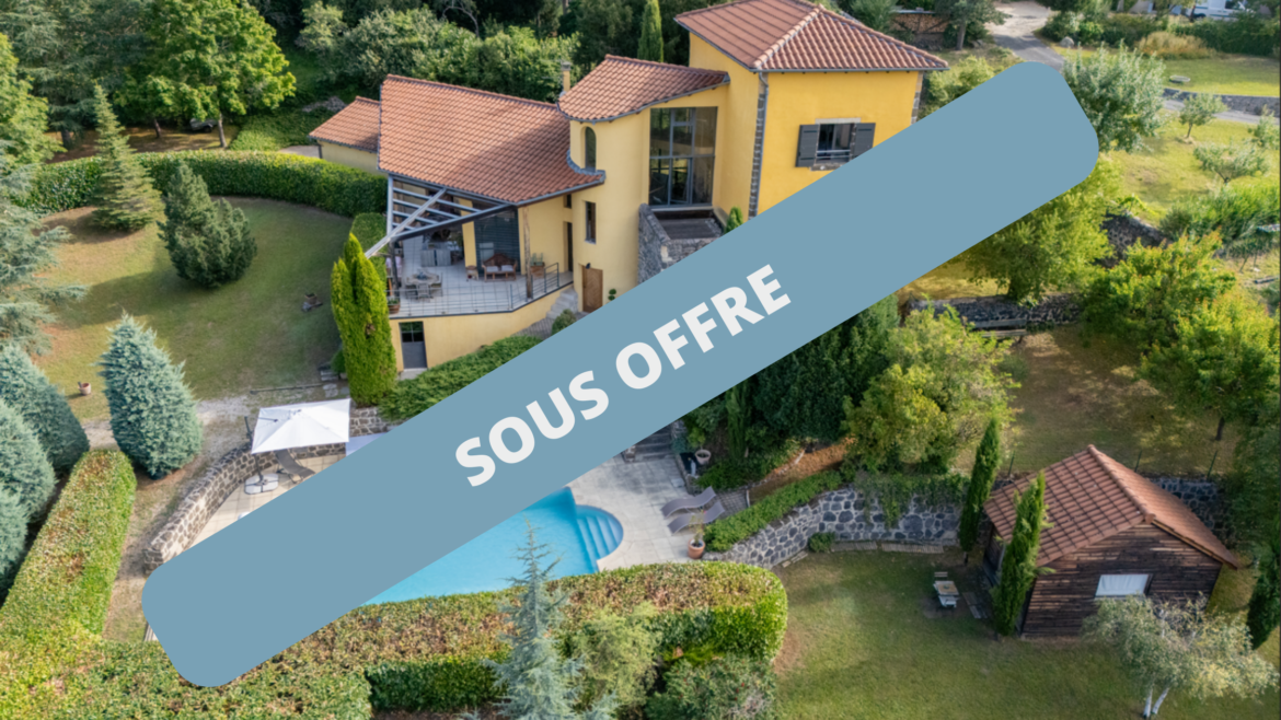 Maison avec piscine sur terrain de 3400 m2 Aiguilhe