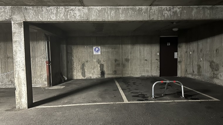 Place de stationnement dans une résidence